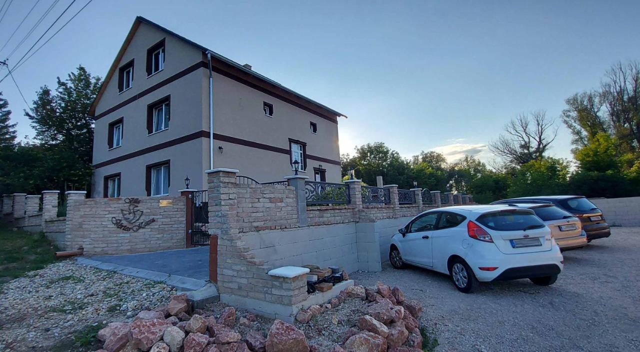 Villa Verteskacsa Vértesacsa Zewnętrze zdjęcie