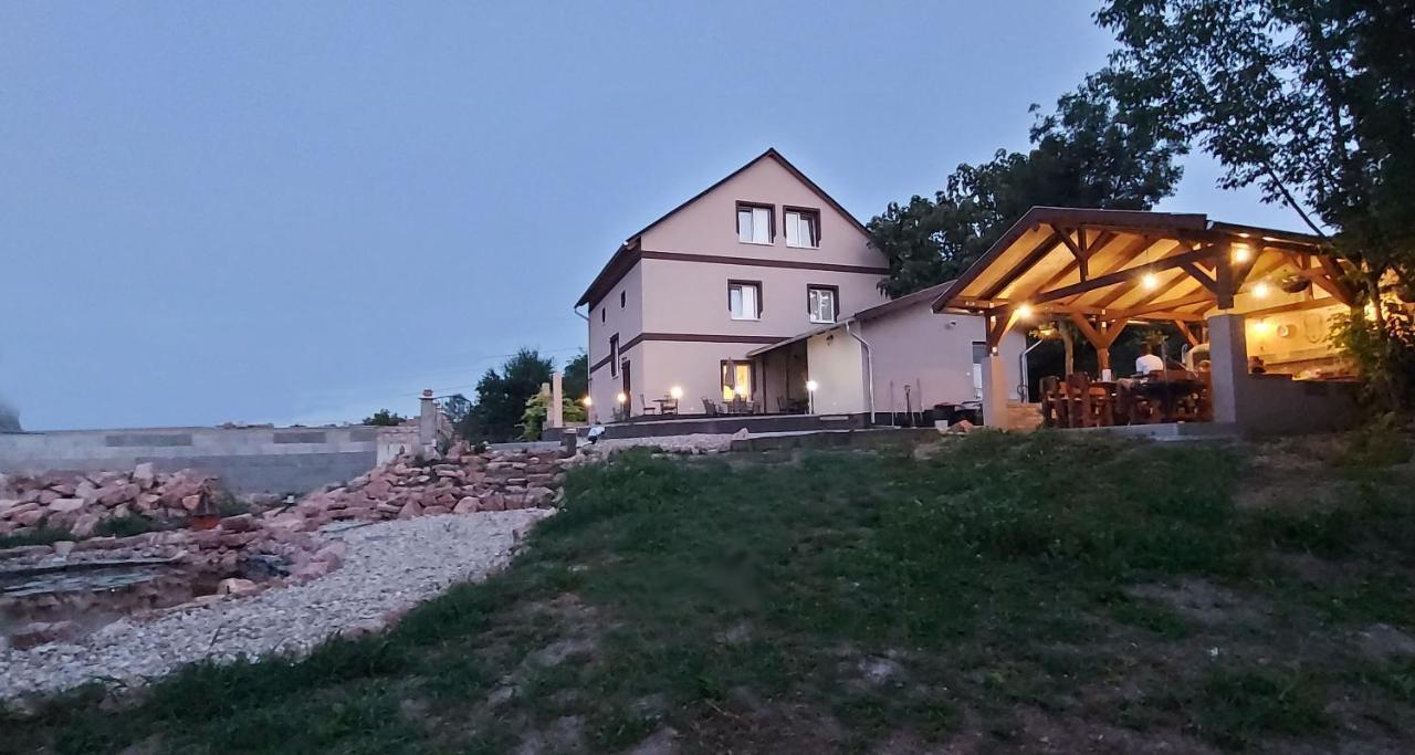 Villa Verteskacsa Vértesacsa Zewnętrze zdjęcie